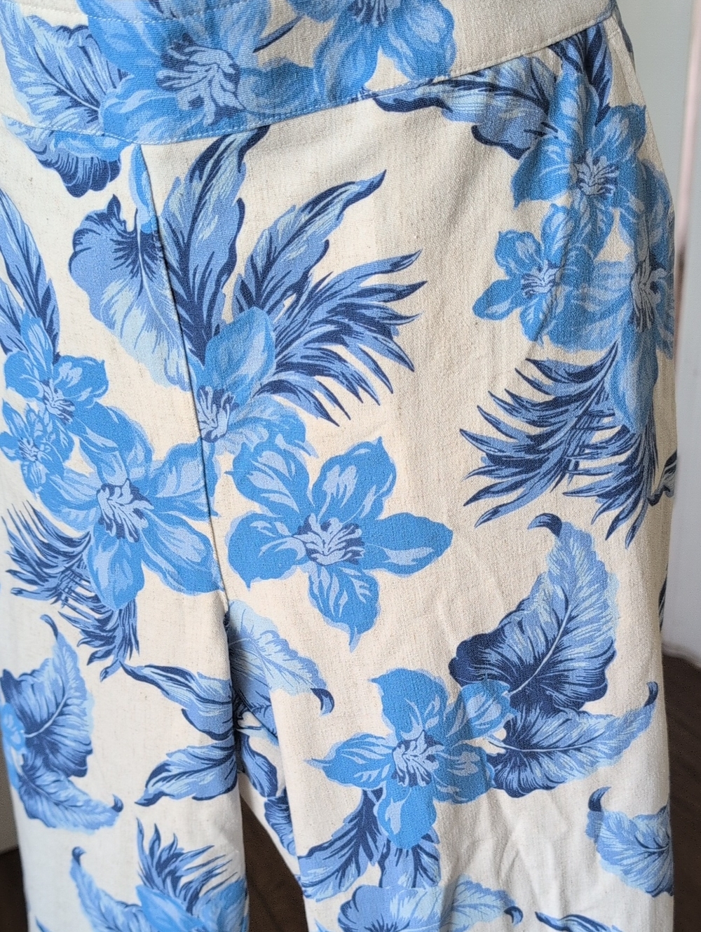 Draper's & Damon's Women's Blue Floral Wide-Leg Linen Blend Cropped Pants Petite - Picture 2 of 11